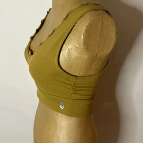 Free People Movement sz XS Hearts Aflutter Sports Bra great pre owned condition - Picture 4 of 5